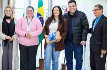 Educação do Paraná recebe reforço com entrega de 1,2 mil tablets para colégios de Cascavel e região